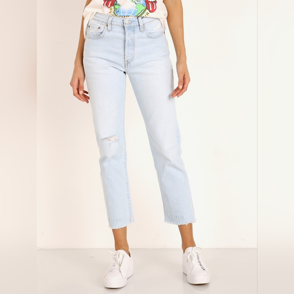 Levi's Premium 501 Crop Light Wash Denim Jeans Rip Ankle Length Size 26